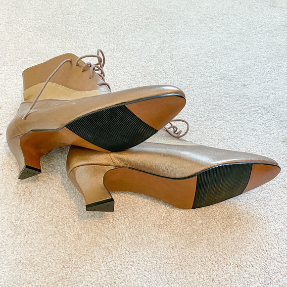 LIKE NEW California Magdesians Vintage Gold Leather Ankle Boots - Size 9.5 - Picture 8 of 12